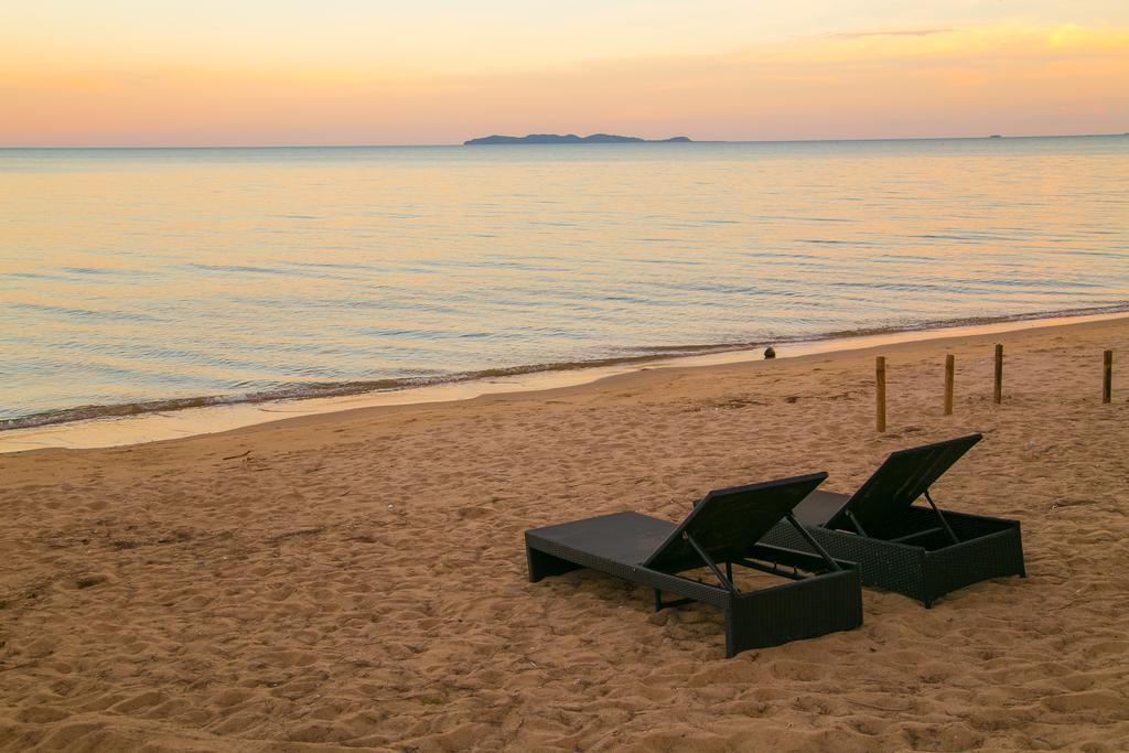 Seanery Beach Resort Bang Saphan Exterior foto